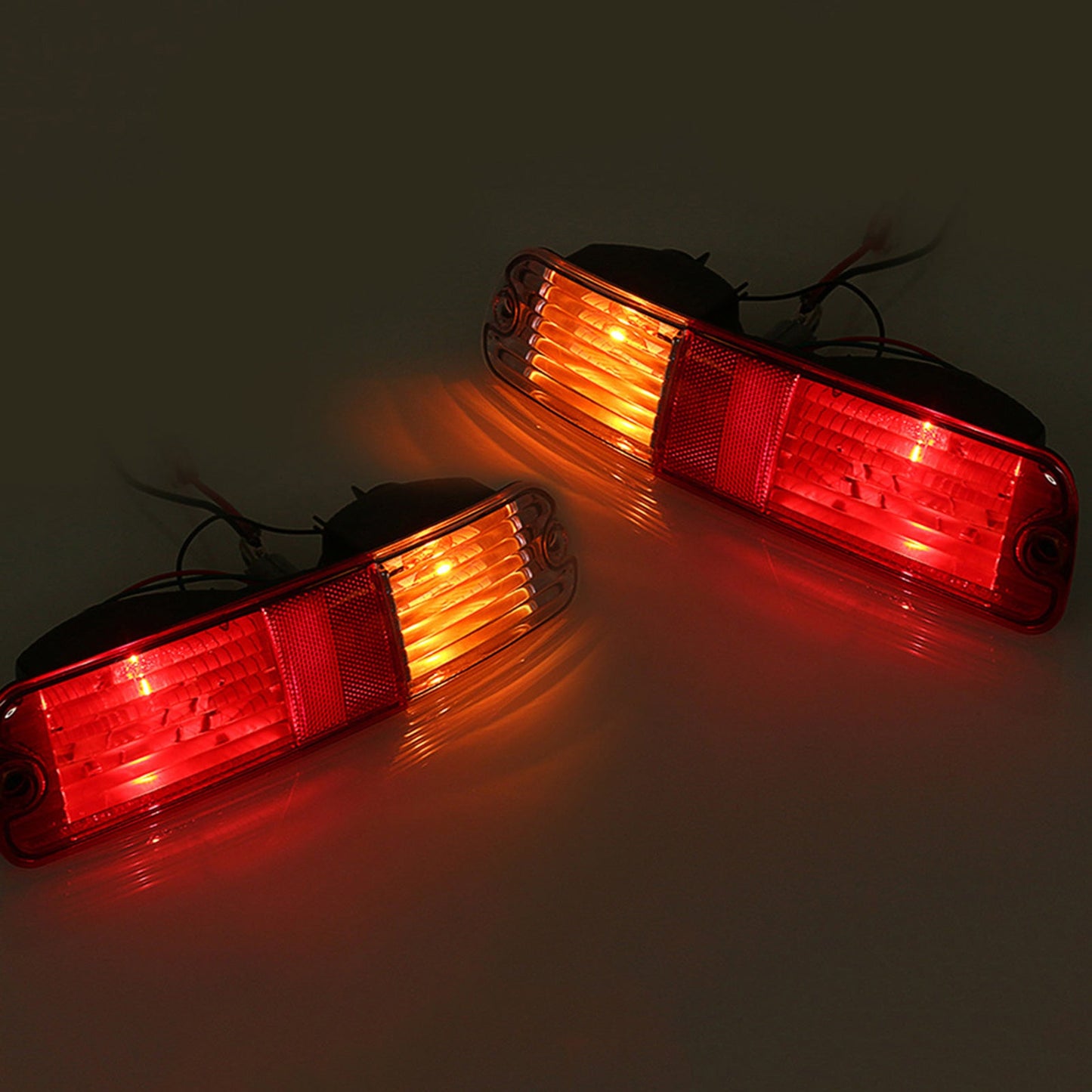 Rear Bumper Light Left & Right Suitable For Mitsubishi Pajero / Montero MN133775 / MN133776-2
