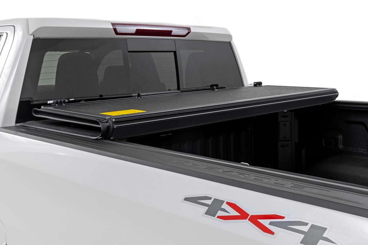 Hard Low Profile Bed Cover Chevy/GMC Sierra 1500 (19-26)/Silverado 1500 (19-26)