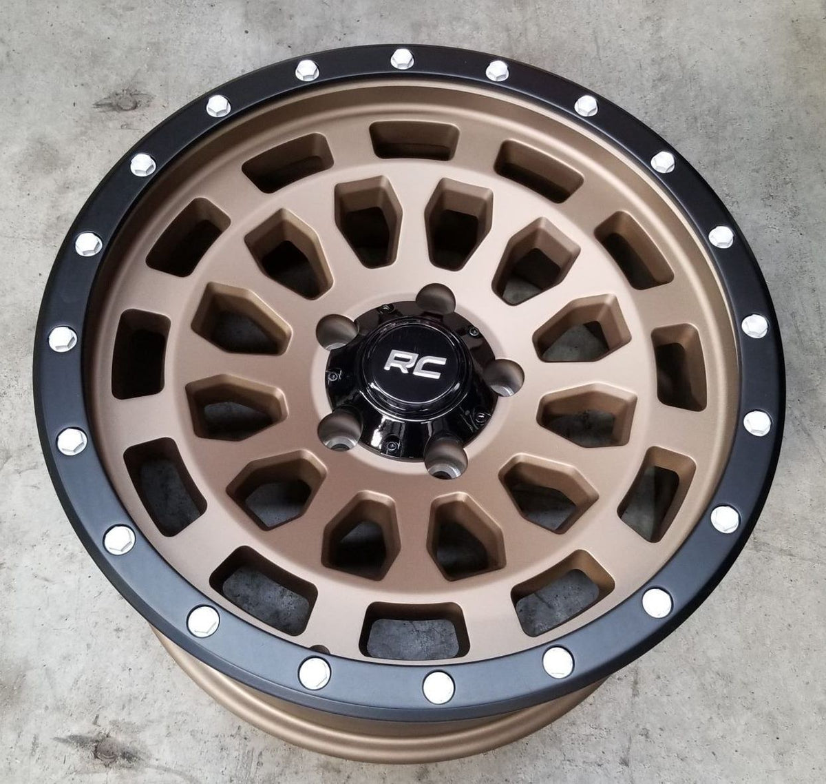 Rough Country 87 Series Wheel Simulated Beadlock Bronze/Black