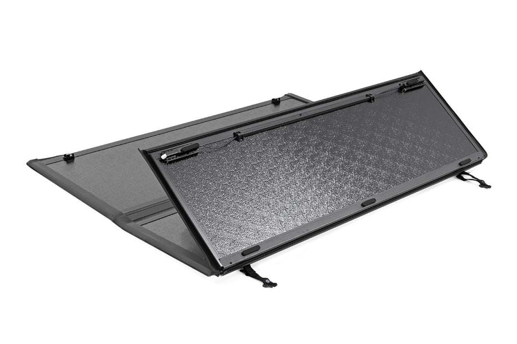 Hard Low Profile Bed Cover Chevy/GMC Sierra 1500 (19-26)/Silverado 1500 (19-26)