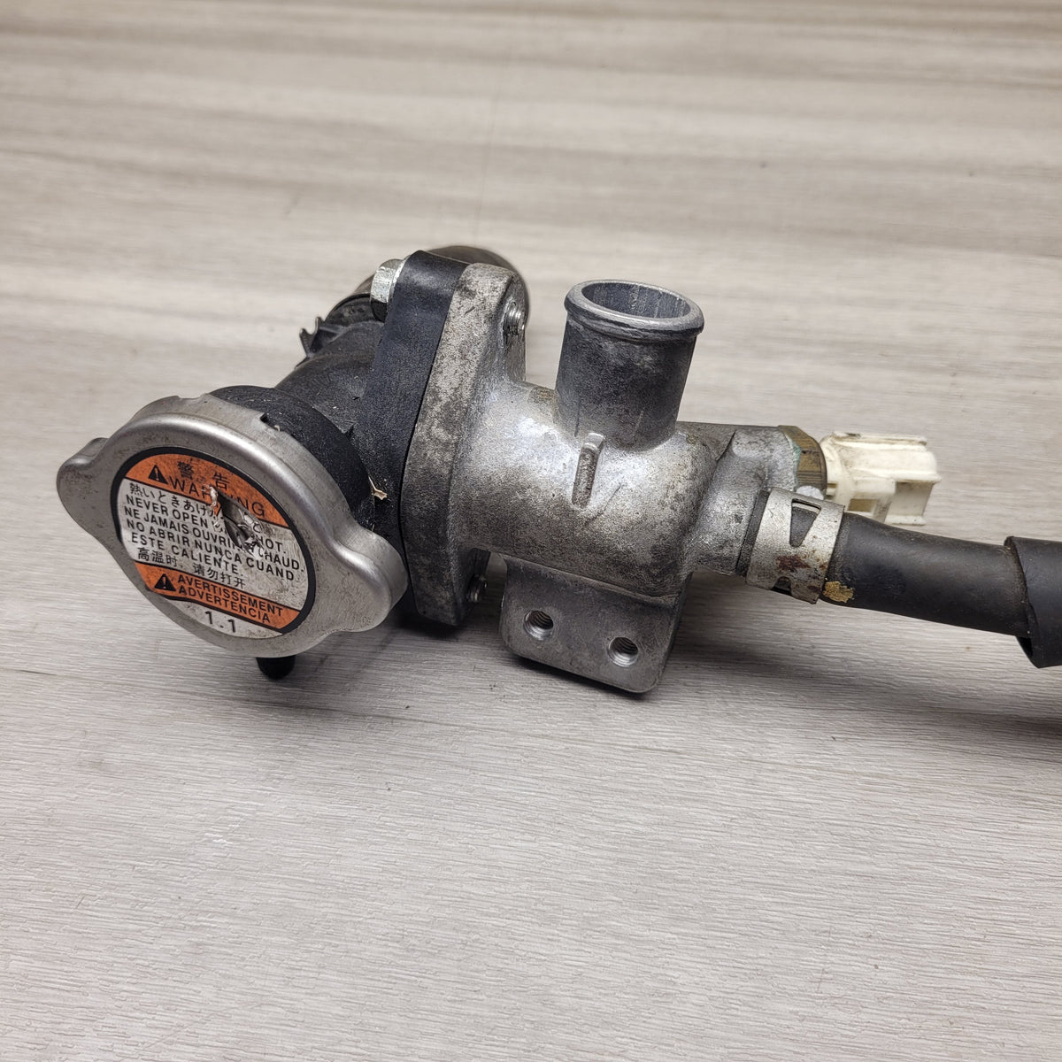 GW250 Inazuma Thermostat/Radiator cap/ Water temp sensor assy