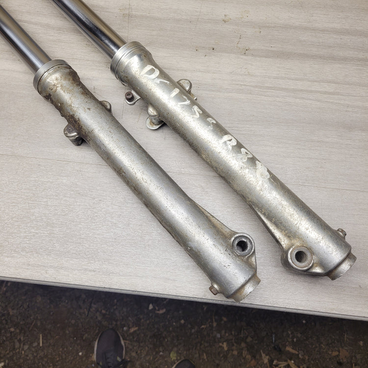 DR125S (2008) Forks