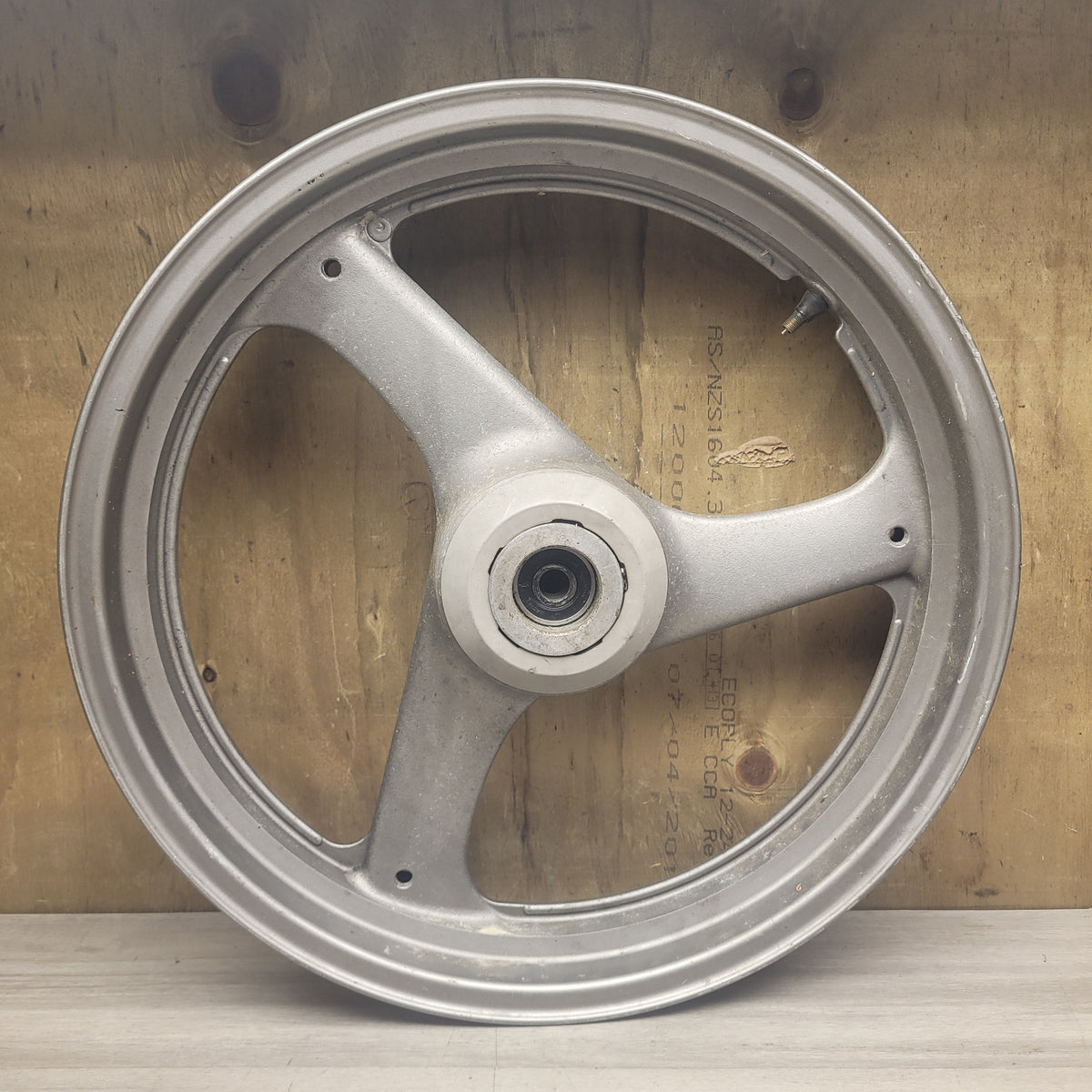 GSF250 Bandit (GJ74A) Front Rim