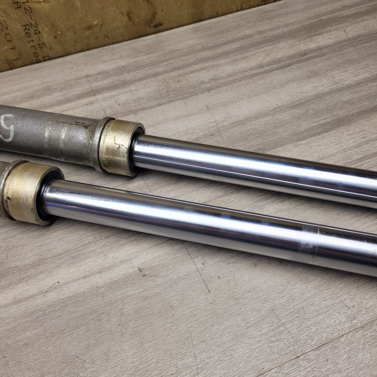 DT125G Forks