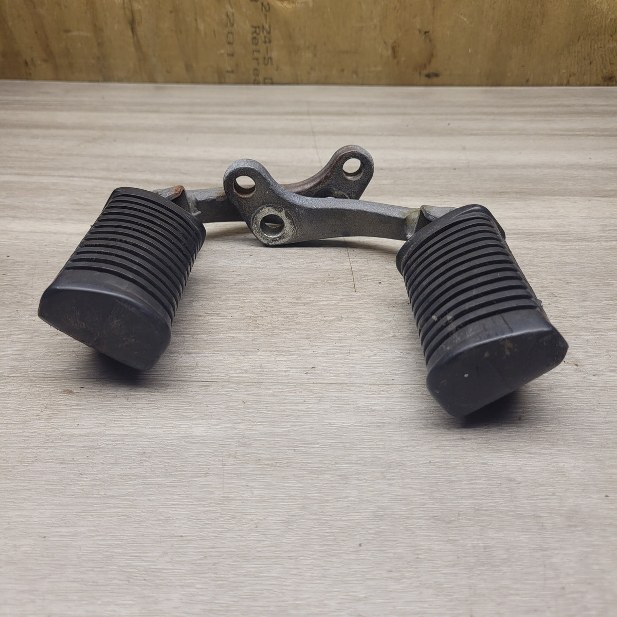 GN125H Riders Foot Pegs and Mounts