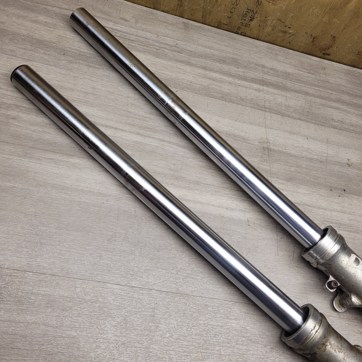 DR125S (2008) Forks