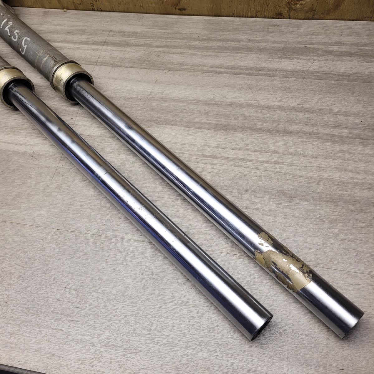 DT125G Forks