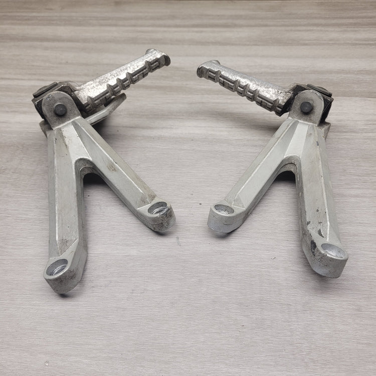 GT250 Comet passenger peg hangers and pegs