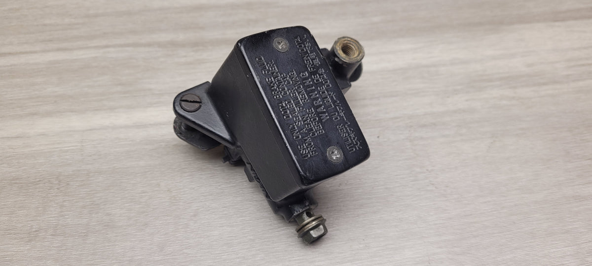 GSF250V Front brake master cylinder