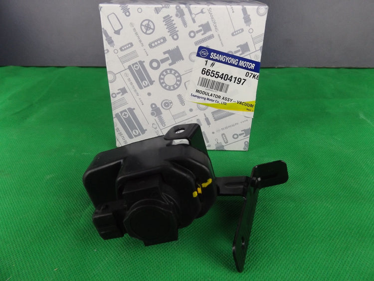 GENUINE SSANGYONG ACTYON SPORTS UTE 100 2.0 L TURBO DIESEL VACUUM MODULATOR ASSY