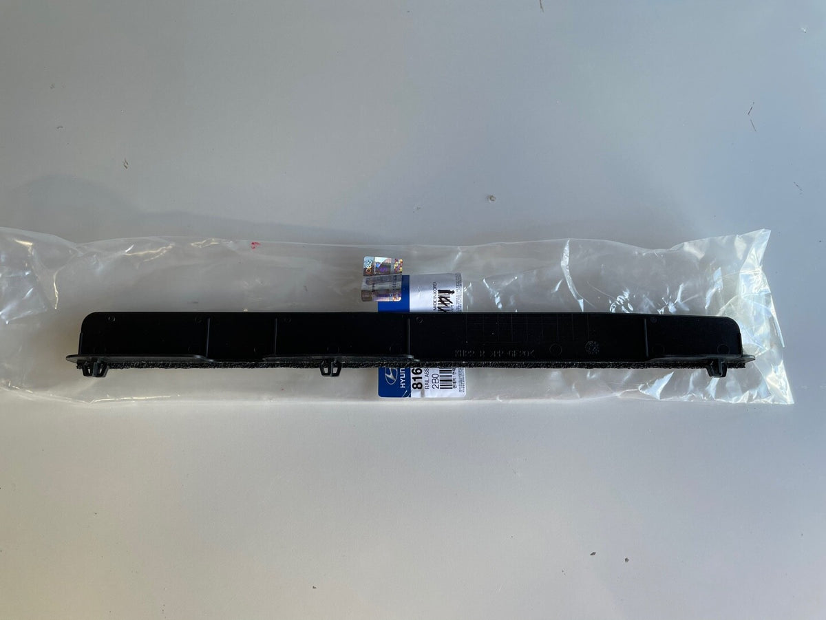GENUINE BRAND NEW RAIL ASSY-SUNROOF GUIDE, RH SUIT HYUNDAI SANTA FE CM 2009-2012