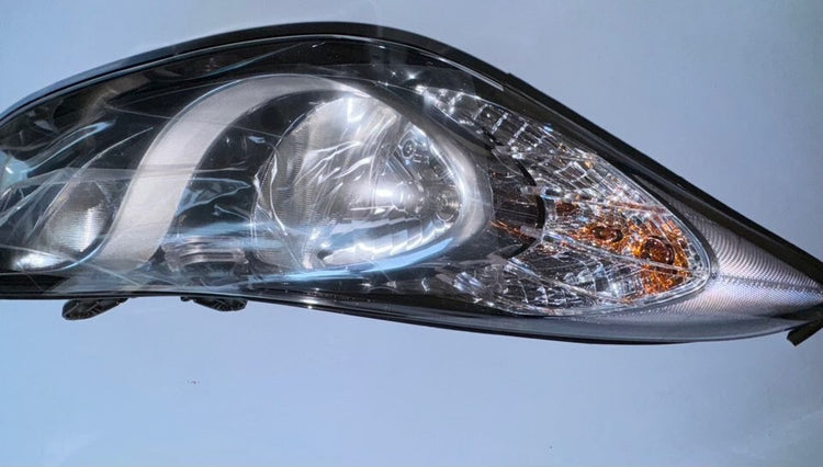 GENUINE NEW RH HEAD LIGHT SUITS HYUNDAI ELANTRA 2011-2013