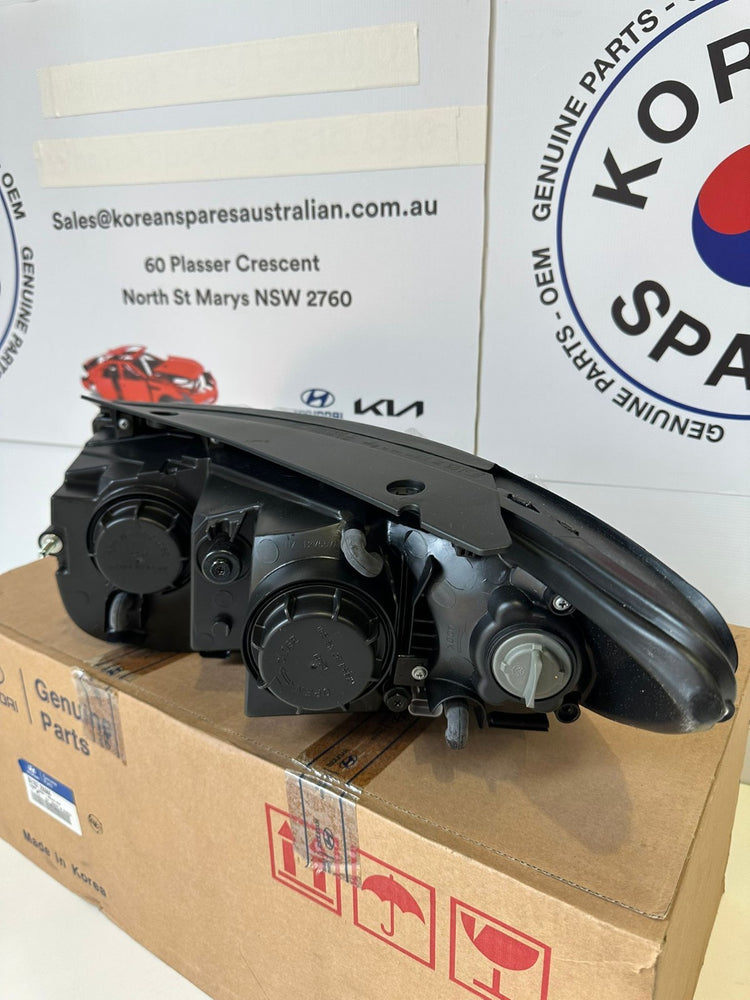 AMP ASSY-HEAD,RH SANTE FE 921022B060