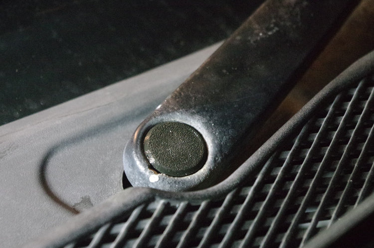 Wiper arm nut rubber caps 2x for Ford BA BF Falcon