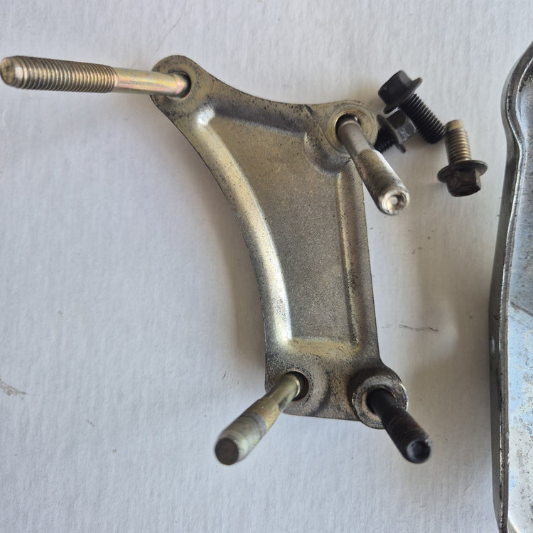 Ford Falcon BF / FG Falcon Alternator Bracket & Bolts, Barra, XR6, Turbo