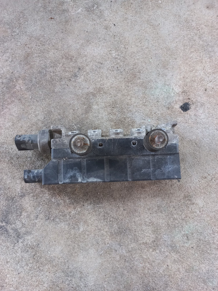 Mercedes W220 S-Class Airmatic Air Suspension Valve Block A2203200258 OEM