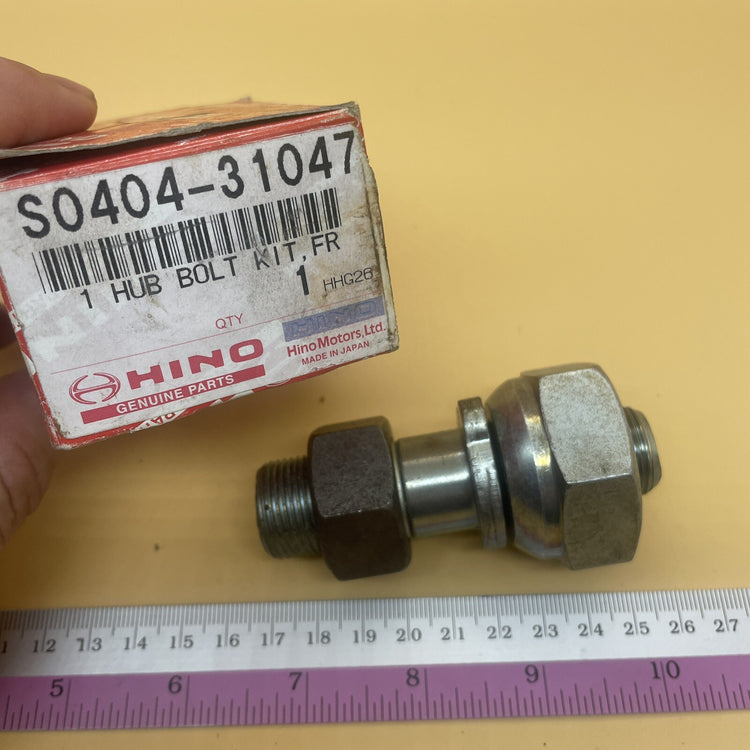 S0404-31047 Genuine Hino Hub Bolt Stud Nut OEM NOS