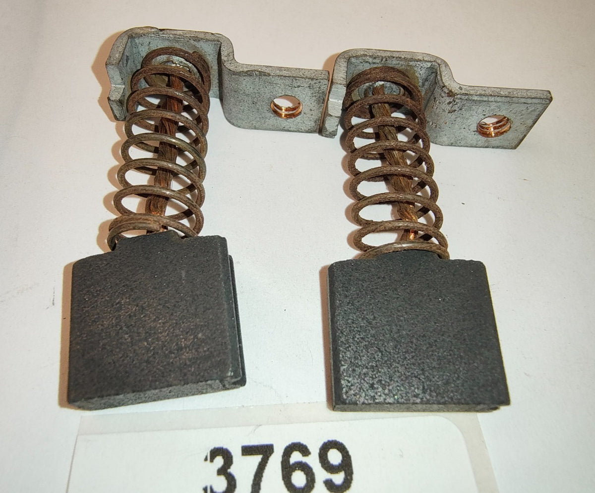 VESTA DUCELLIER SYSTEM Generator Brush set No. X6690 Alt: 32975 R New Old Stock