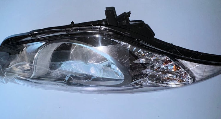 GENUINE NEW RH HEAD LIGHT SUITS HYUNDAI ELANTRA 2011-2013