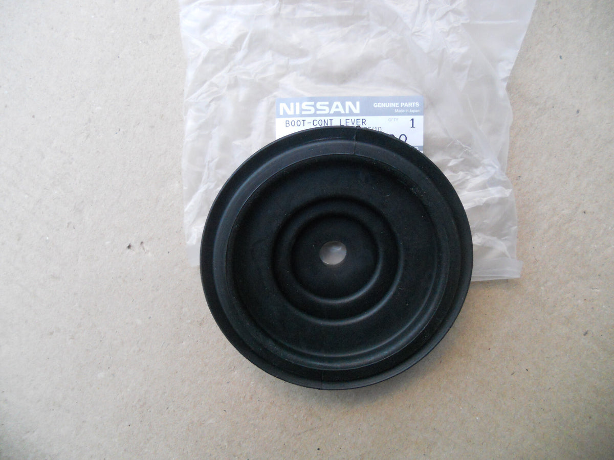 Nissan B110 B120 B122 Sunny shift boot NEW Datsun 1200 74963-20900