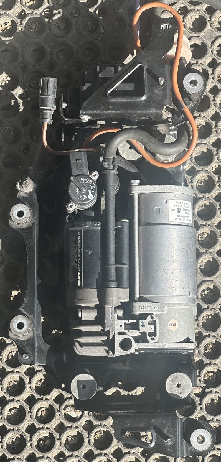 OEM Audi A8 S8 D4 Air Suspension Compressor Pump WABCO 4H0616005C Genuine