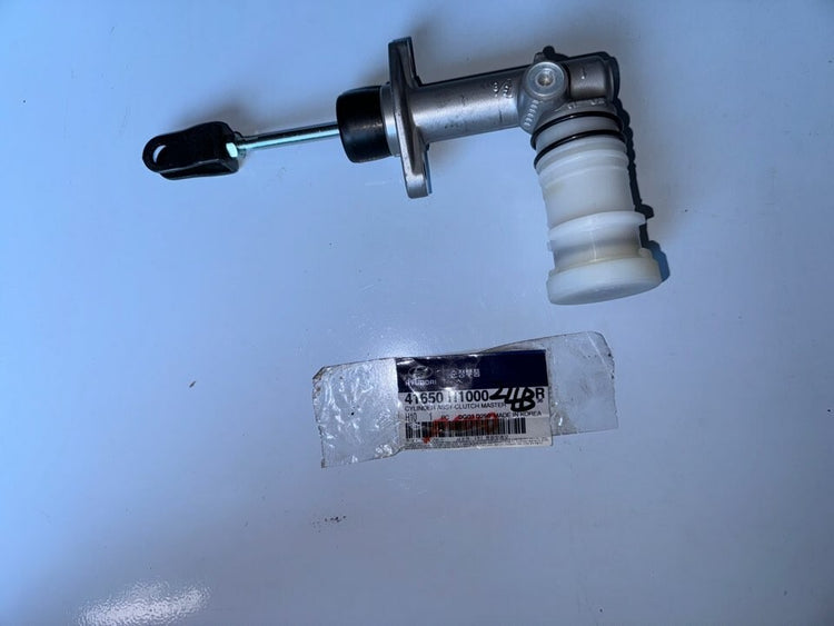 GENUINE NEW CLUTCH MASTER CYLINDER SUITS HYUNDAI TERRACAN 2005-2008