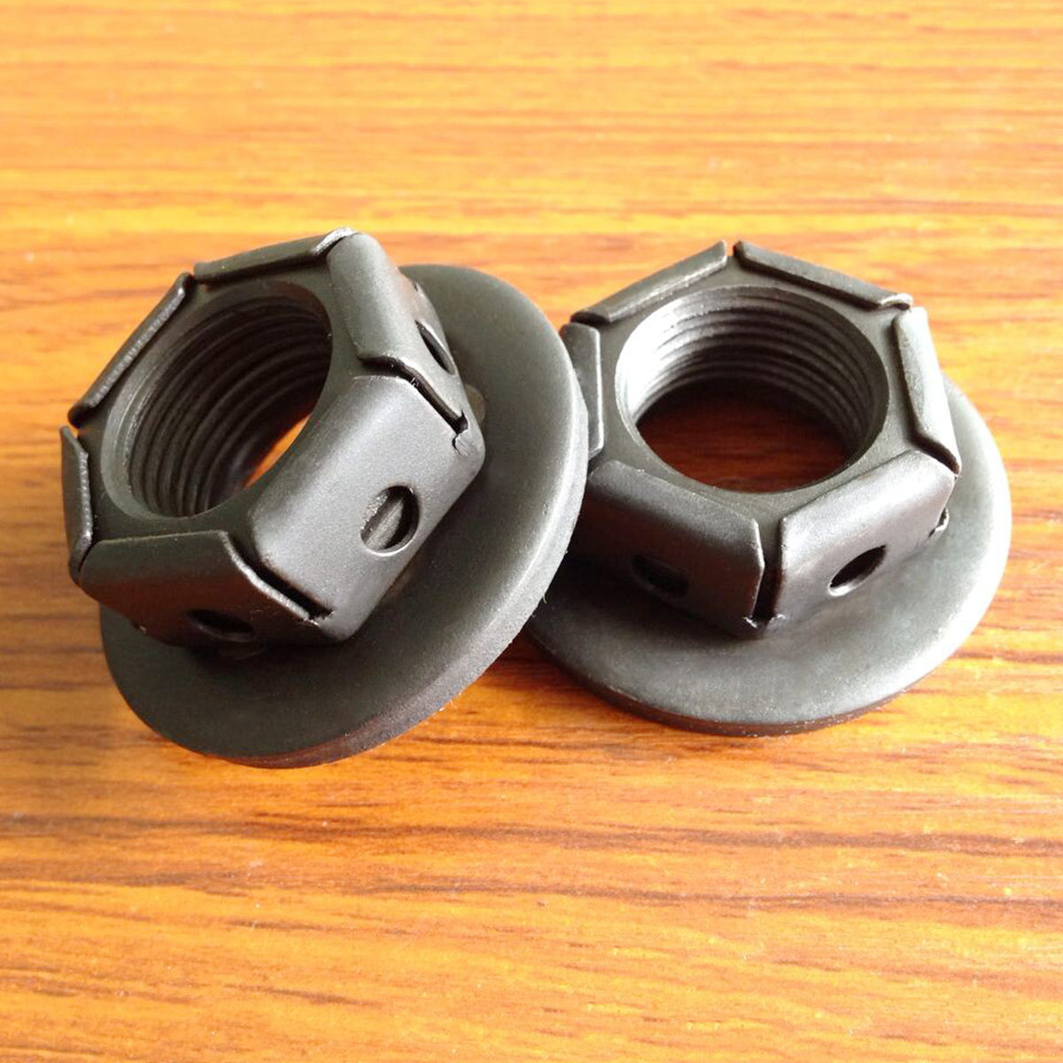 2PCS FOR FORD AU BA BF FALCON FRONT HUB BEARING LOCK NUTS WHEEL HUB RETAINER