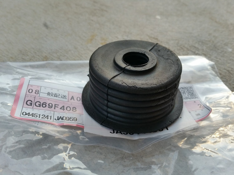 Toyota FJ40 FJ45 HJ47 BJ40 BJ42 Land Cruiser transfer shift boot NEW 36318-60020