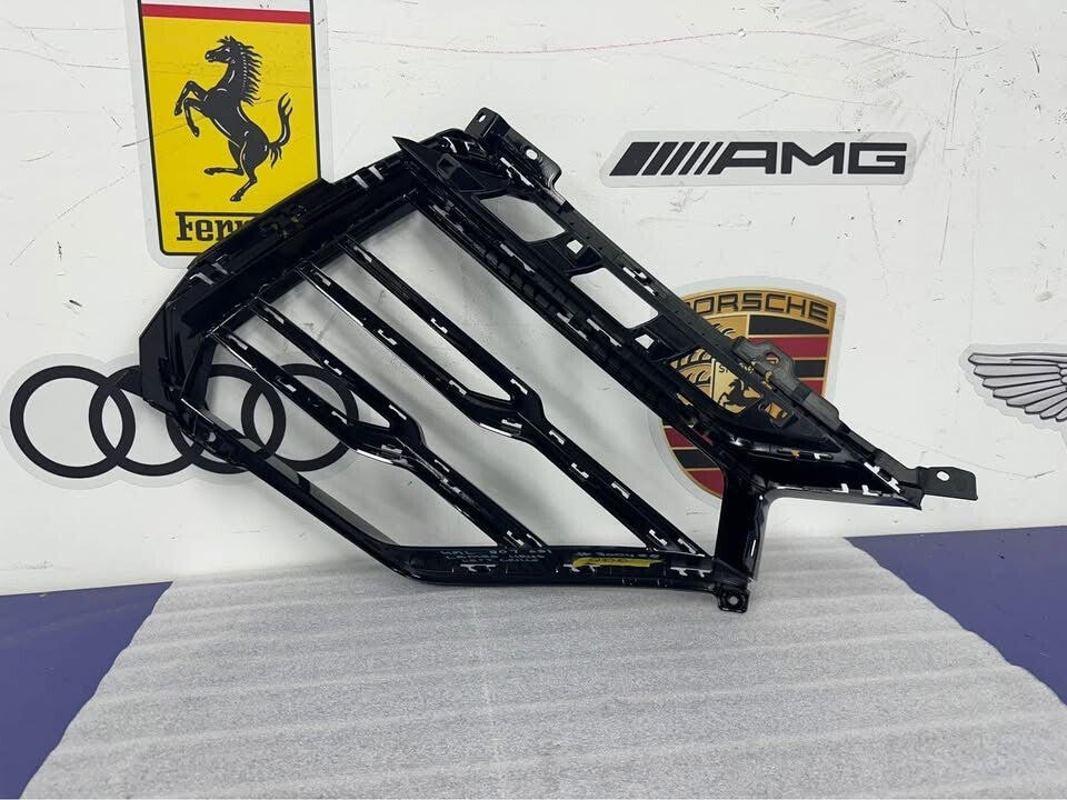 Lamborghini Urus 4ML Front Left Grille OEM NEW - 4ML807681 .300488