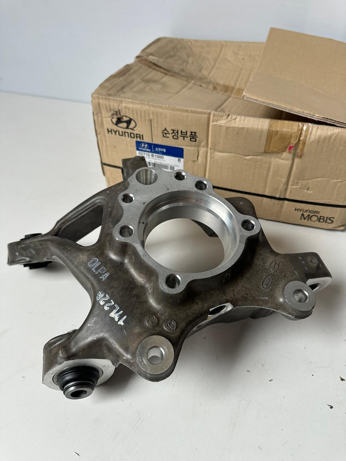 genesis rear left side 52710b1000