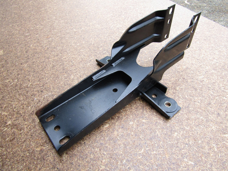 BMW E24 6 Series 82-88 steering column mounting bracket - used in VGC
