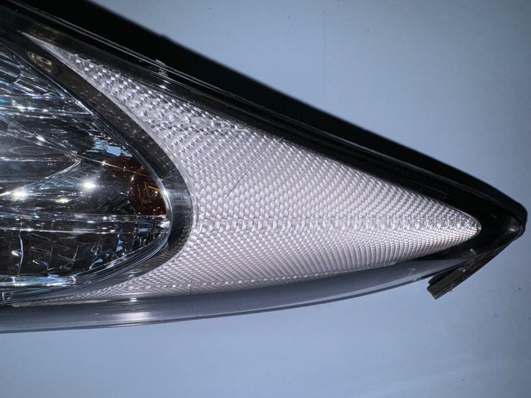 GENUINE NEW RH HEAD LIGHT SUITS HYUNDAI ELANTRA 2011-2013
