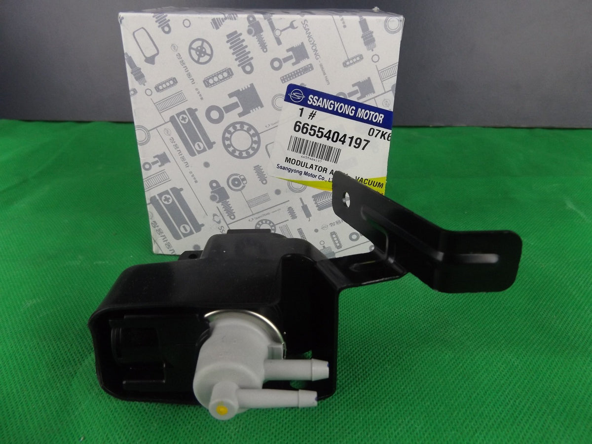 GENUINE SSANGYONG ACTYON SPORTS UTE 100 2.0 L TURBO DIESEL VACUUM MODULATOR ASSY