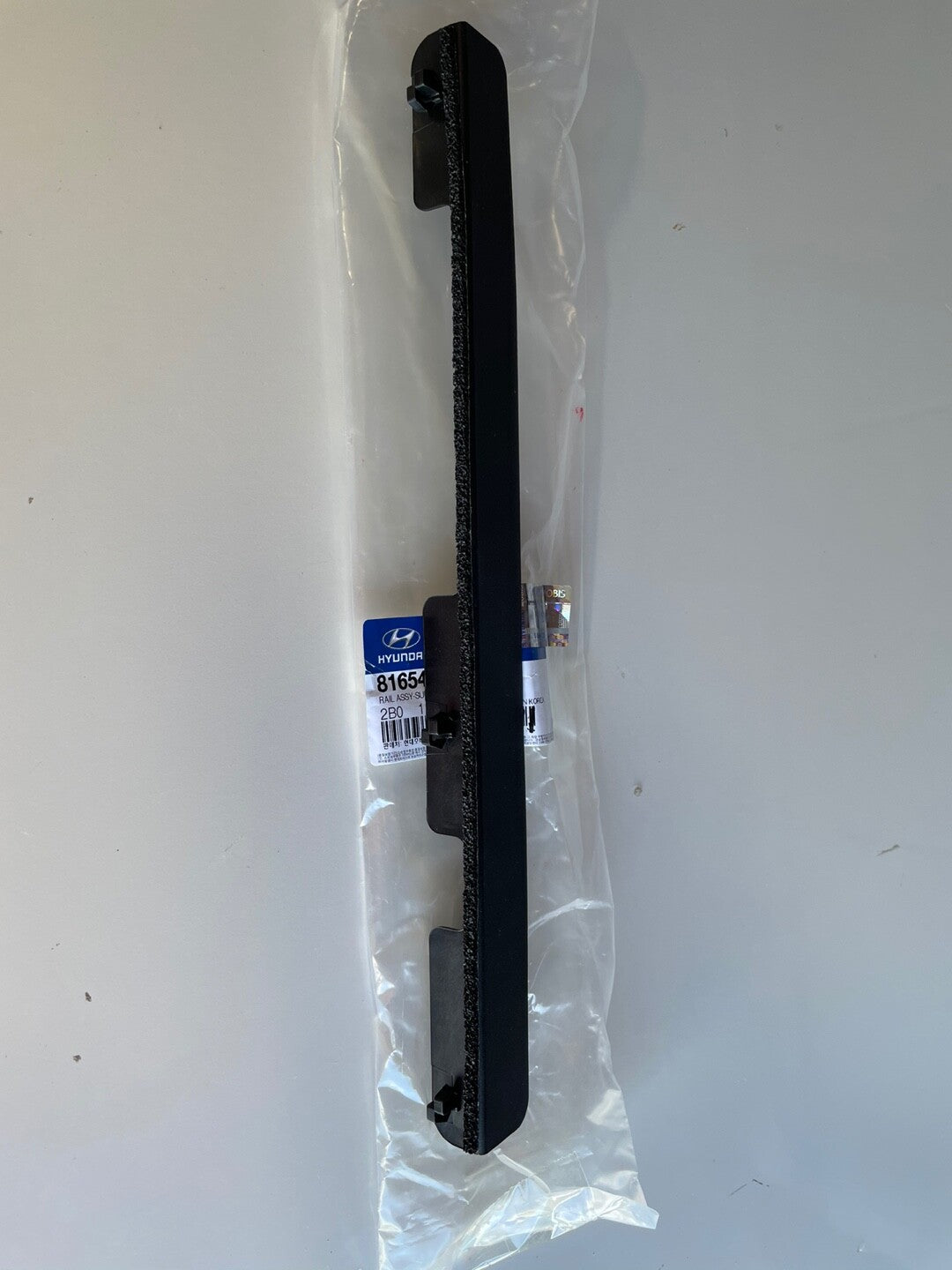 GENUINE BRAND NEW RAIL ASSY-SUNROOF GUIDE, RH SUIT HYUNDAI SANTA FE CM 2009-2012