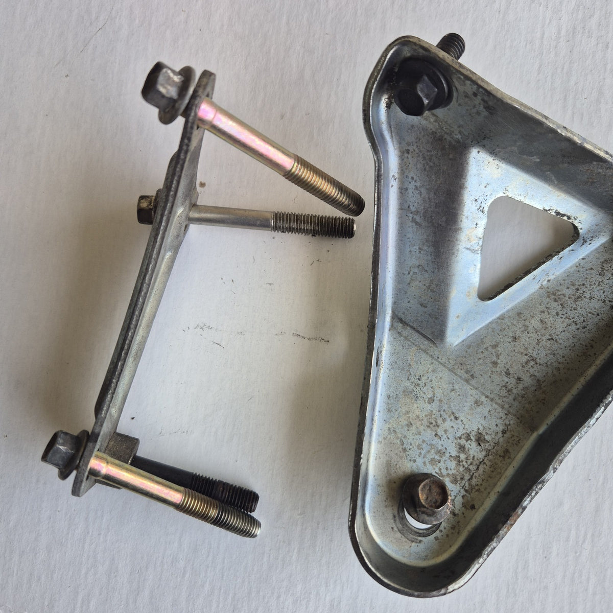 Ford Falcon BF / FG Falcon Alternator Bracket & Bolts, Barra, XR6, Turbo