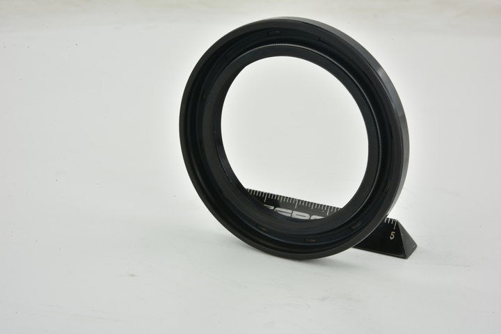 Oil Seal Transaxle Case 44.2X63.45X7.8X8.3 Fits Nissan 31375-4AX00 31375-4AX02