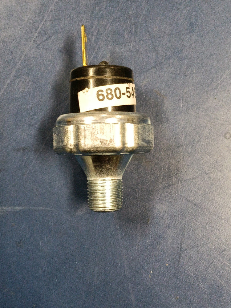 Freightliner A6805450224 Switch Low Pressure Air Normally Closed 64-76 1/8 Mpt
