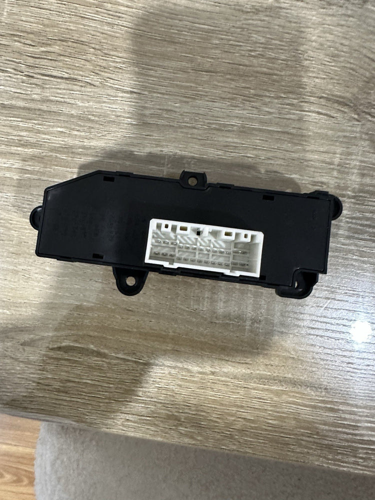 Electric Park Switch Auto Hold Seat Warmer Hyundai Sant Fe DM 01/2015-02/2018 LH