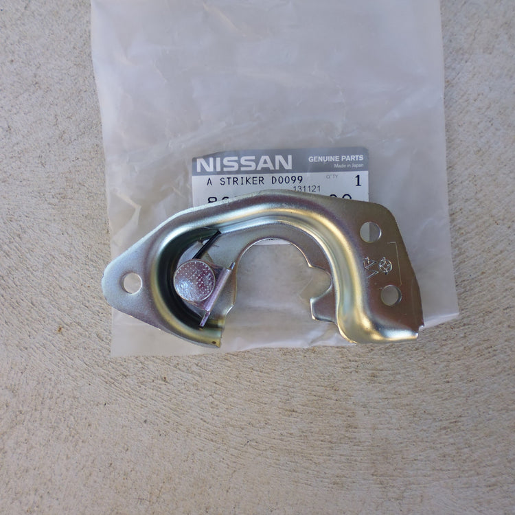 Nissan 510 Bluebird B110 Sunny  LH door striker NEW 1200 1600 240Z 80571-21000