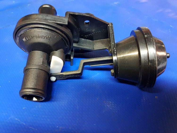 Mercedes W107 & W123 Wagon Heater control valve Pt No:- 107 830 05 84, 107830058