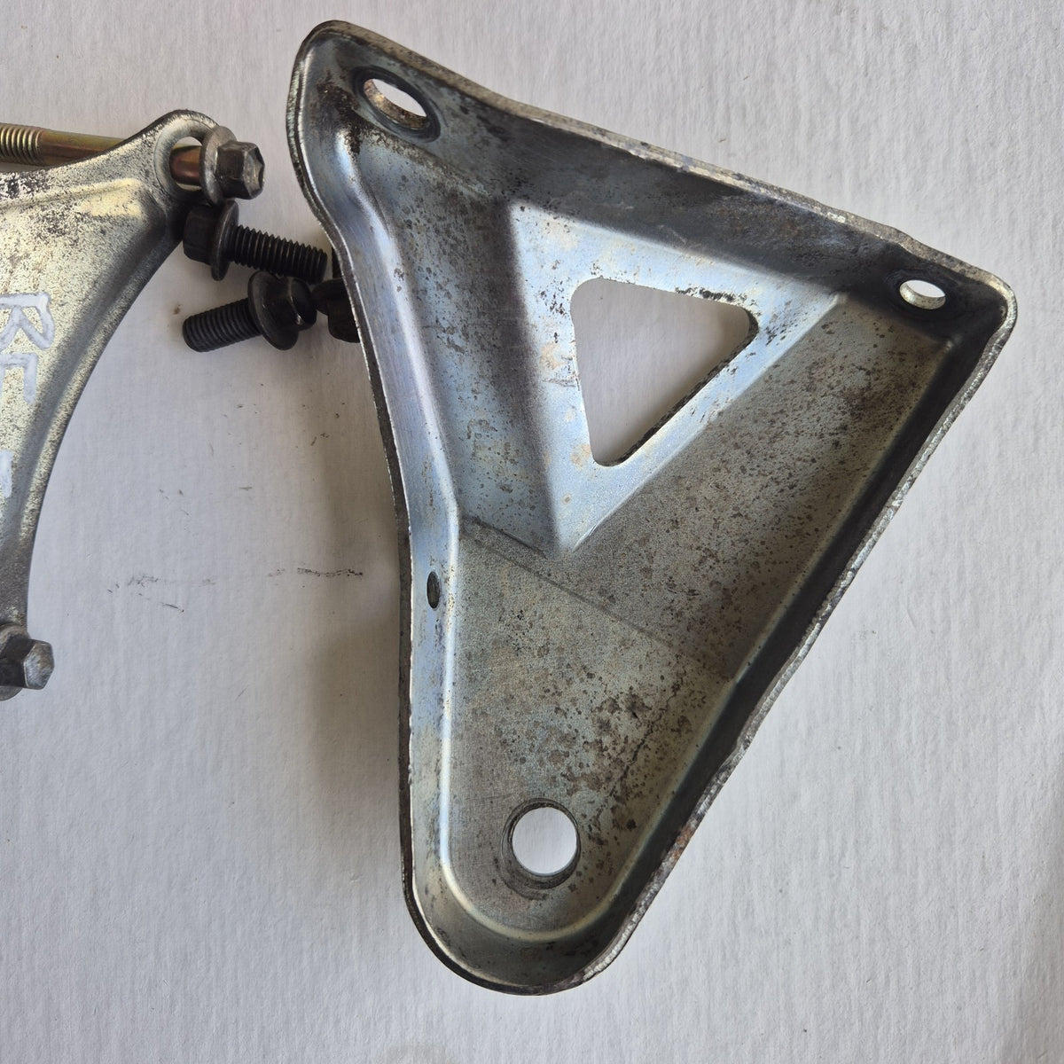 Ford Falcon BF / FG Falcon Alternator Bracket & Bolts, Barra, XR6, Turbo