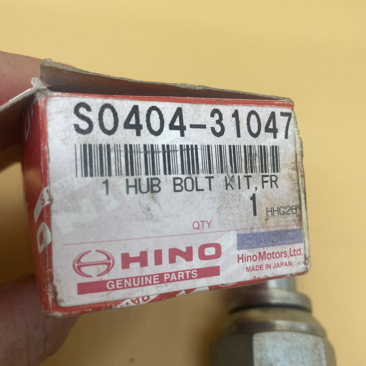 S0404-31047 Genuine Hino Hub Bolt Stud Nut OEM NOS