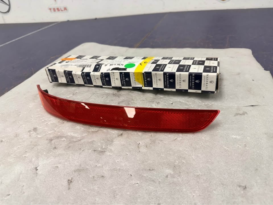 Maserati Levante Bumper Reflector Light NEW - 670105804 .303364