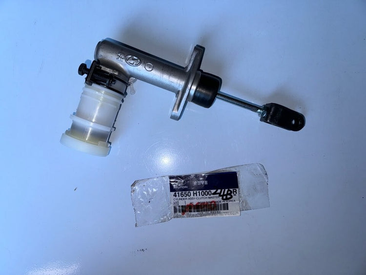GENUINE NEW CLUTCH MASTER CYLINDER SUITS HYUNDAI TERRACAN 2005-2008