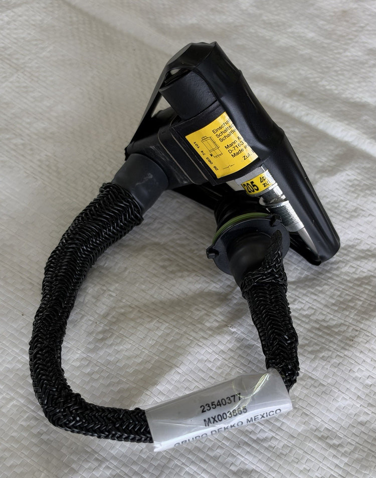 MTU Penske 23540377 Pressure Sensor. Brand New. Free Shipping AUS.