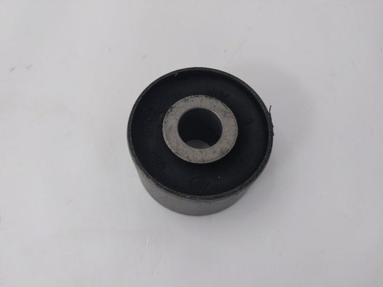 GENUINE NEW RUBBER BUSH CROSS MBR  SUITS SSANGYONG STAVIC 1995-1997 2.9L DIESEL