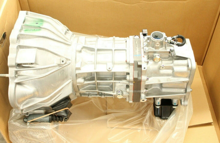 TOYOTA LANDCRUISER MANUAL TRANSMISSION GEARBOX R151F LATE 70 SERIES HZJ# NEW