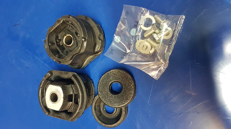 Mercedes W107SLC, W114 - W116  Rear Sub Frame Mnt Kit - 116 350 00 75, 116350075