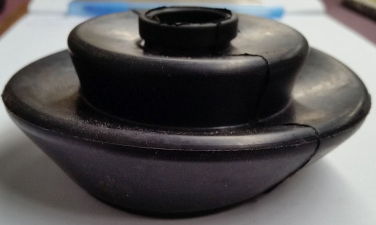 RUBBER BOOT FOR ISUZU KBZ JCM GEAR SHIFT GEARSHIFT LEVER  BIG CENTRE HOLE 08016