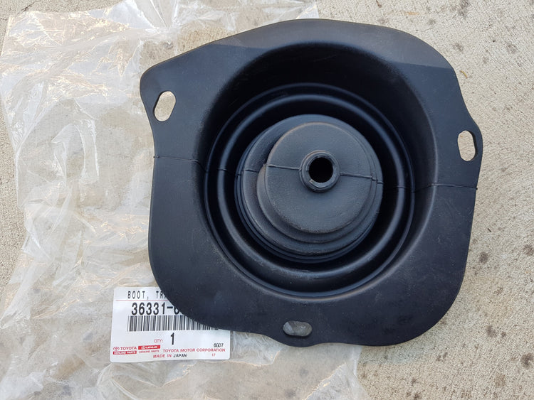 Toyota 80 series Land Cruiser transfer case shift boot NEW 36331-60020